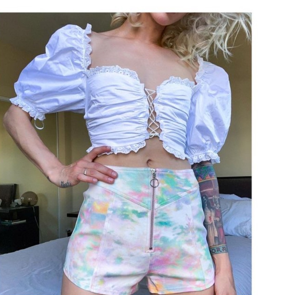 💙💗SALE, 24hr Closet Clean out!!💗💙 For Love And Lemons Smythe Hot Shorts NWT